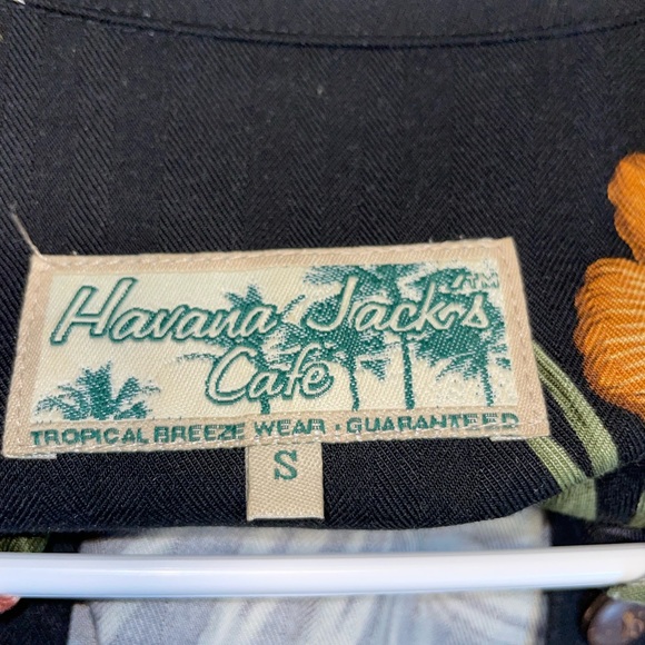 Hawaiian Button Up. MUST BE BUNDLED - Picture 2 of 5